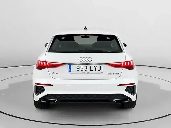Usado Audi A3 150 CV (110 kW) 2022 Blanco Berlina