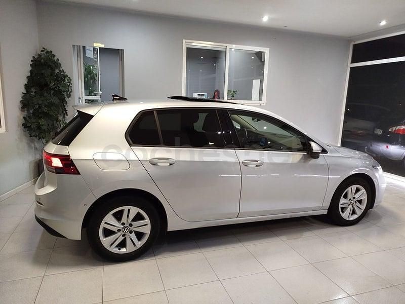 Usado VW Golf VIII 115 CV (84 kW) 2020 Gris / plata Berlina