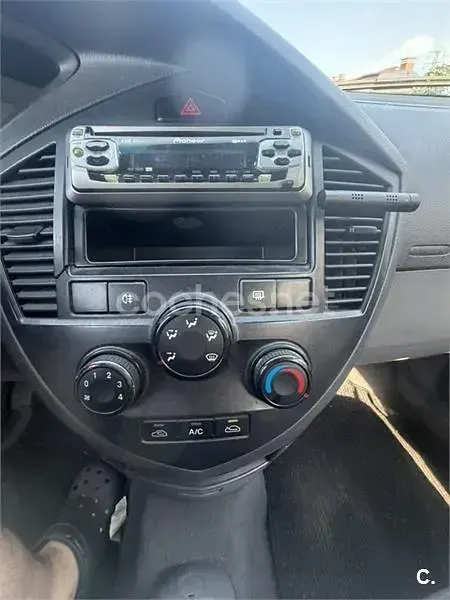 Usado Kia Carens EX 112 CV (82 kW) 2003 Rojo Monovolumen