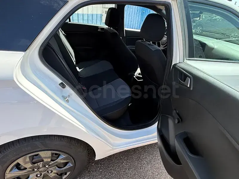 Usado Hyundai i20 84 CV (61 kW) 2017 Blanco Berlina