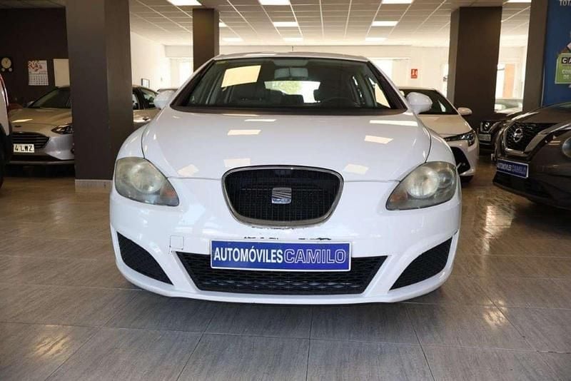 Usado Seat Leon Reference 105 CV (77 kW) 2010 Blanco Utilitario
