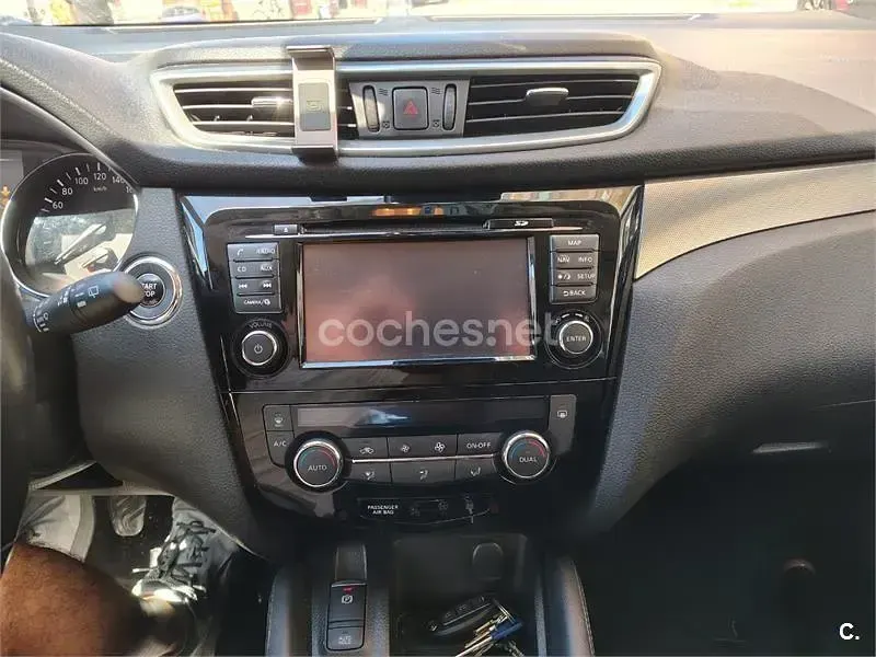 Usado Nissan Qashqai Tekna 115 CV (84 kW) 2018 Blanco SUV