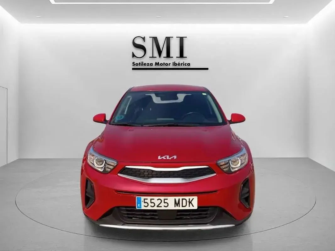 Usado Kia Stonic GT-Line 120 CV (88 kW) 2022 Rojo SUV