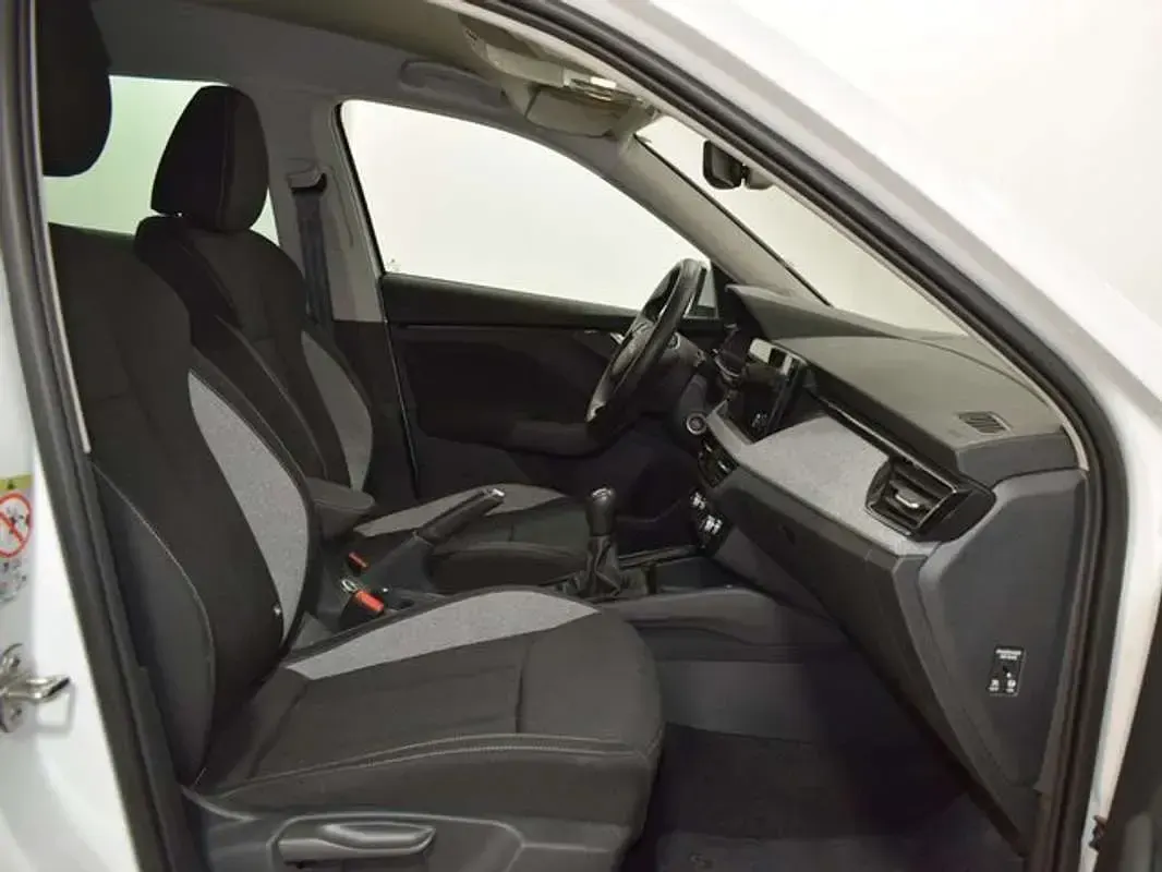Usado Skoda Kamiq Selection 116 CV (85 kW) 2025 Blanco SUV