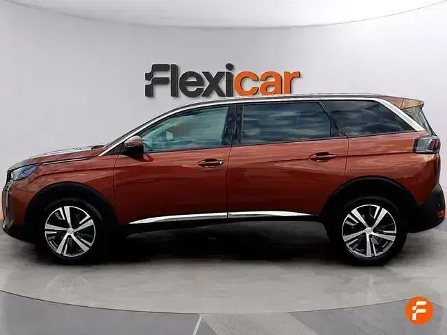 Usado Peugeot 5008 Allure 130 CV (95 kW) 2021 Marrón SUV