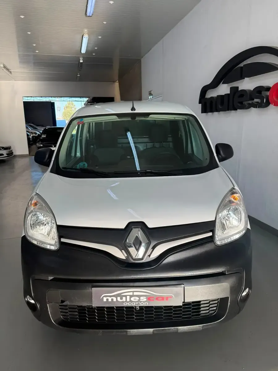Usado Renault Kangoo 75 CV (55 kW) 2021 Blanco Monovolumen