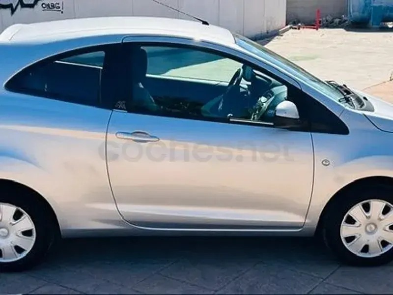 Usado Ford Ka 69 CV (50 kW) 2011 Gris / plata Utilitario