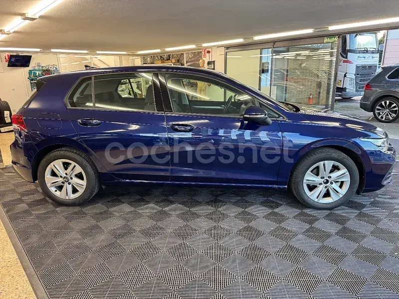 Usado VW Golf VII Life 115 CV (84 kW) 2021 Azul Utilitario