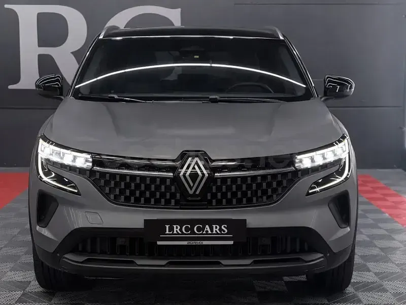 Usado Renault Austral Techno 200 CV (147 kW) 2023 Gris / plata SUV