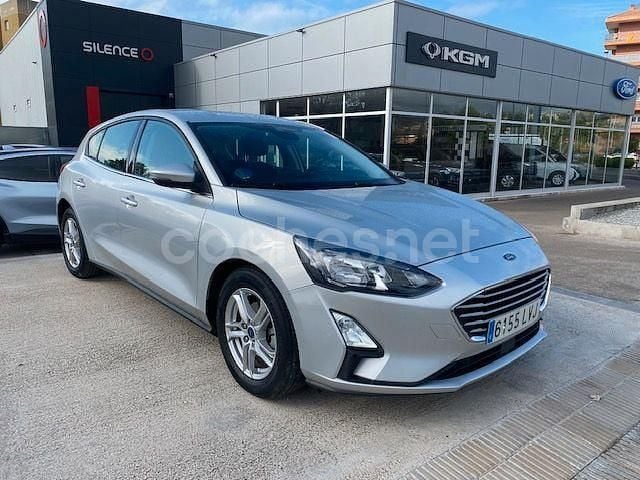Gris / plata Usado 2021 Ford Focus Trend Berlina | 15.990 € (Buen precio) - Imagen 1/4