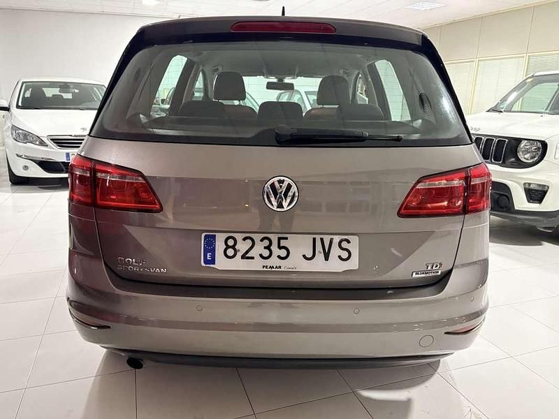 Usado VW Golf Sportsvan Advance 116 CV (85 kW) 2016 Gris Monovolumen