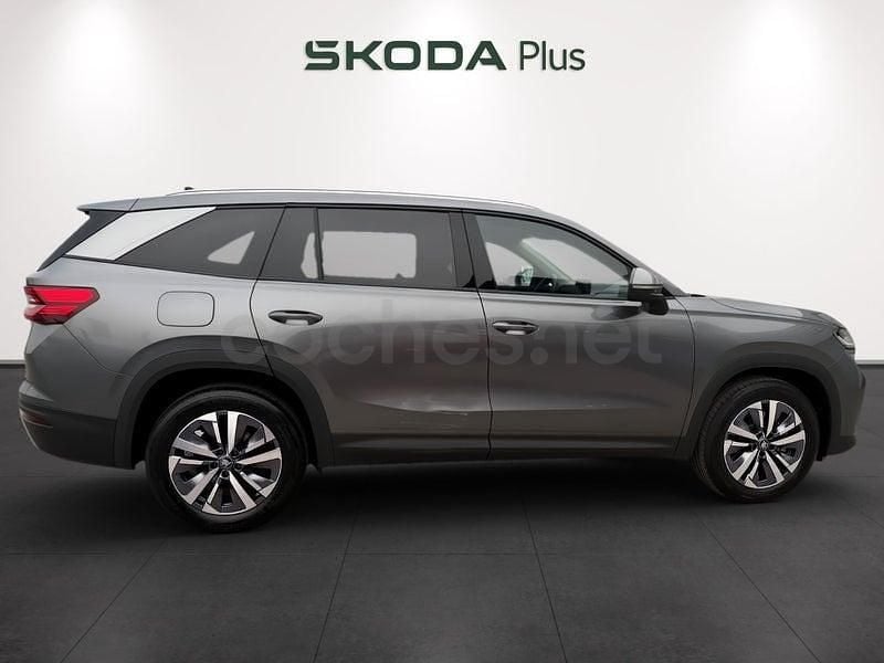 Usado Skoda Kodiaq 150 CV (110 kW) 2025 Gris / plata SUV