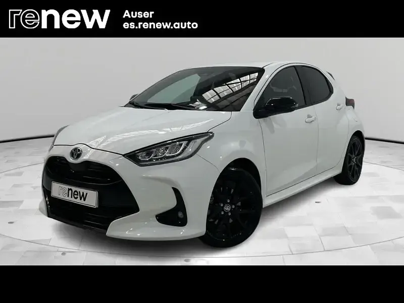 Usado Toyota Yaris Hybrid Style 116 CV (85 kW) 2023 Blanco Berlina