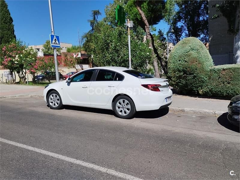 Usado Opel Insignia Selective 120 CV (88 kW) 2016 Blanco Berlina