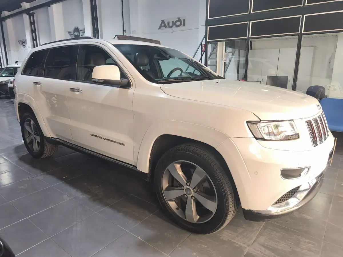 Usado Jeep Grand Cherokee Limited 250 CV (183 kW) 2018 Blanco SUV