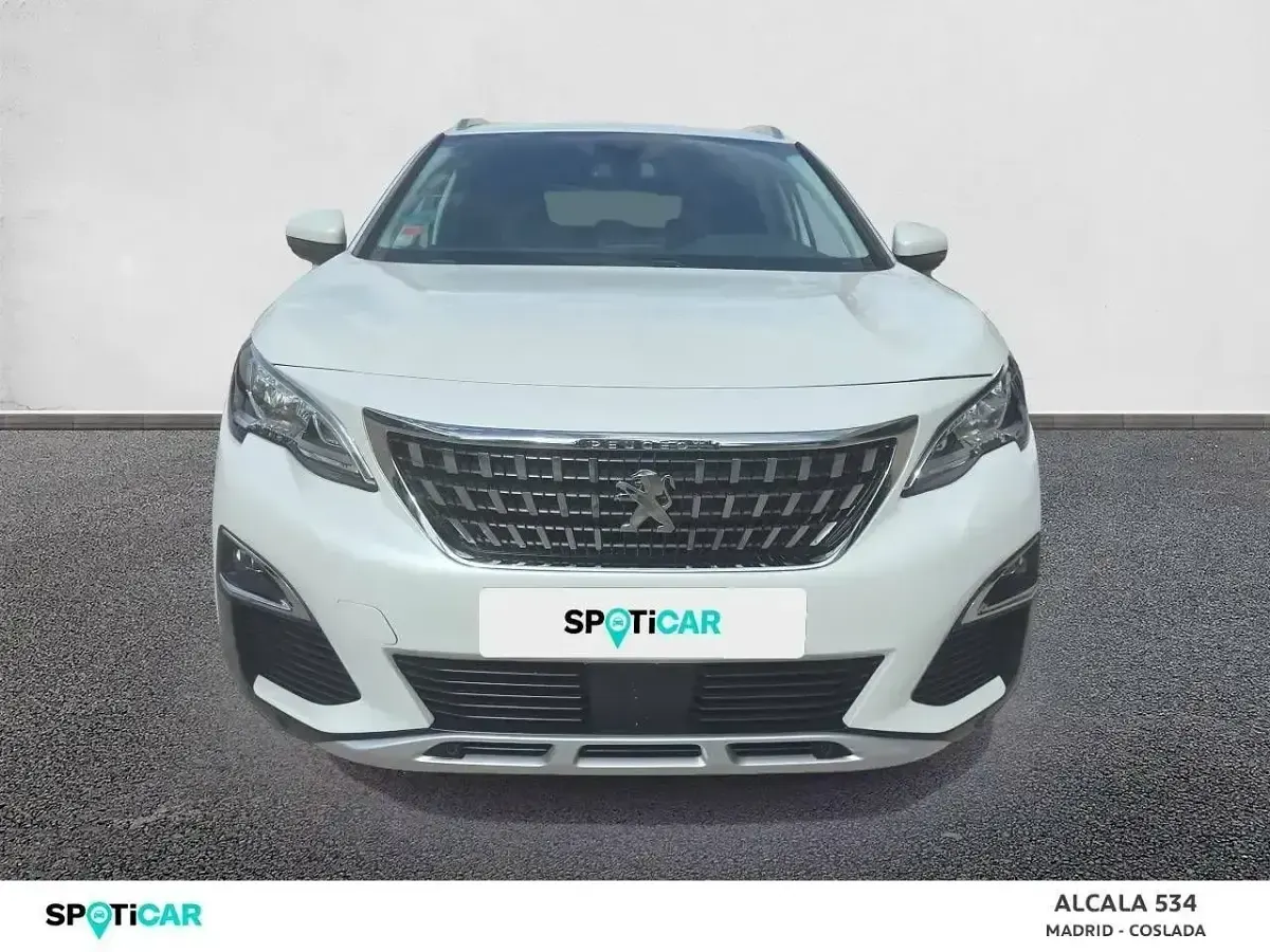 Usado Peugeot 3008 Allure 131 CV (96 kW) 2018 Blanco SUV