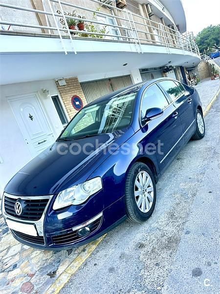 Azul Usado 2006 VW Passat Trendline Berlina | 5500 € (Precio justo) - Imagen 1/2
