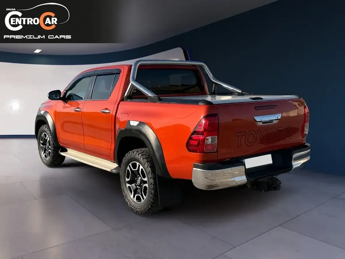 Usado Toyota HiLux 204 CV (150 kW) 2023 Naranja Pickup/Camioneta
