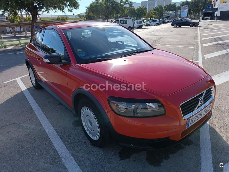 Rojo Usado 2008 Volvo C30 Kinetic Utilitario | 5600 € - Imagen 1/4
