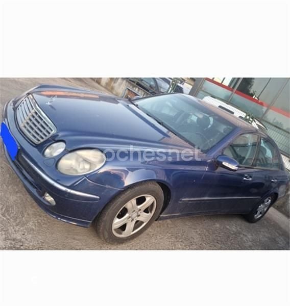 Azul Usado 2005 Mercedes E270 Avantgarde Berlina | 4600 € (Precio justo) - Imagen 1/4