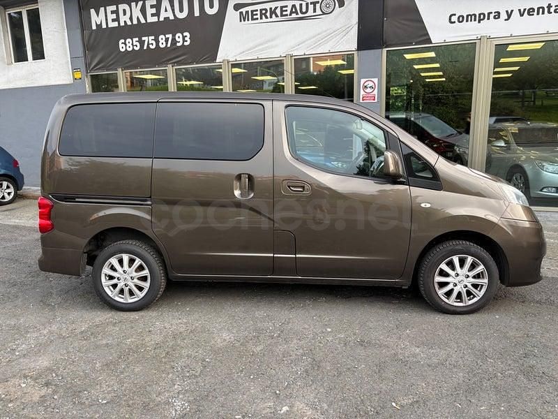 Begagnad Nissan Evalia 110 HK (80 kW) 2016 Brun Minibuss