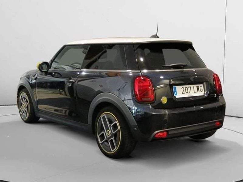 Usado Mini Cooper SE 135 kW (184 CV) 2022 Negro Utilitario