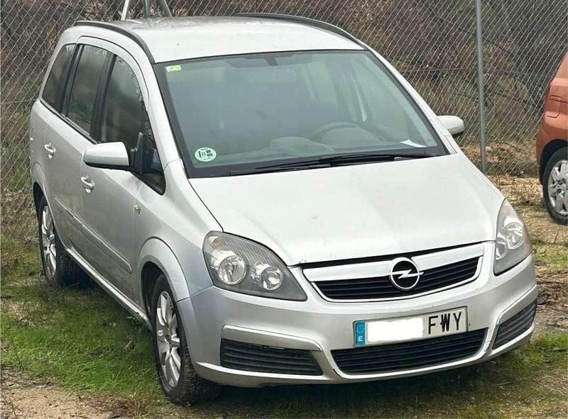 Usado Opel Zafira Enjoy 120 CV (88 kW) 2007 Gris Monovolumen