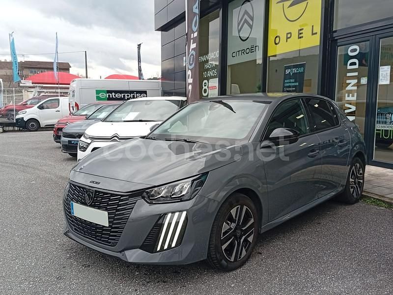 Usado Peugeot 208 Allure 100 CV (73 kW) 2024 Gris / plata Utilitario