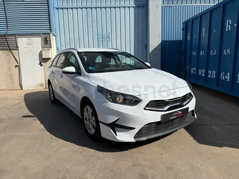 Usado Kia Ceed 136 CV (100 kW) 2022 Blanco Utilitario