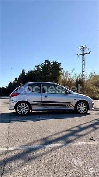 Usado Peugeot 206 GTi 138 CV (101 kW) 2000 Gris / plata Berlina