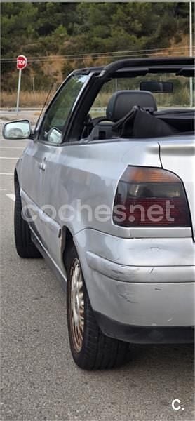 Usado VW Golf Edition 115 CV (84 kW) 2003 Gris / plata Descapotable