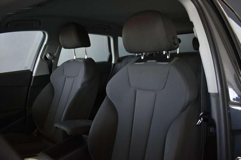 Usado Audi A4 Advanced 136 CV (100 kW) 2020 Gris Berlina