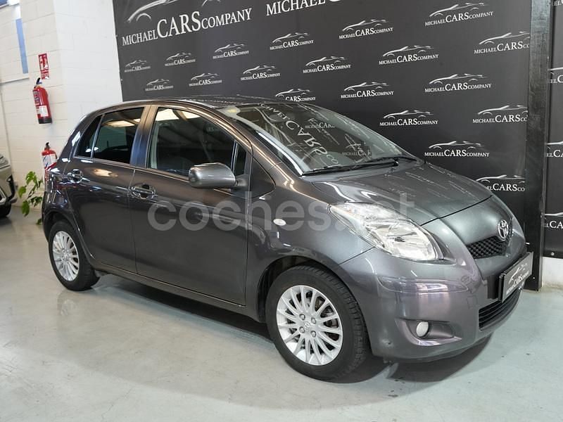 Gris / plata Usado 2009 Toyota Yaris Sol Berlina | 8900 € (Caro) - Imagen 1/4