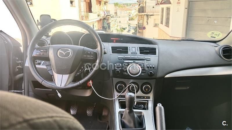 Käytetty Mazda 3 Style 109 HP (80 kW) 2011 Musta Sedan