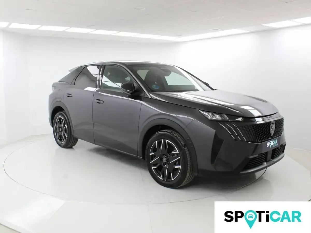 Usado Peugeot 3008 Allure 145 CV (106 kW) 2025 Gris SUV