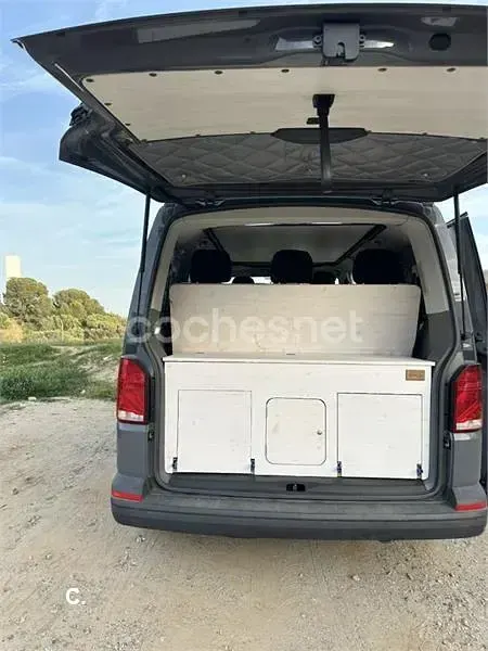 Usado VW Caravelle 110 CV (80 kW) 2021 Gris / plata Van