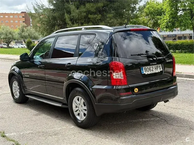 Usado SsangYong Rexton Premium Plus 155 CV (114 kW) 2013 Negro SUV