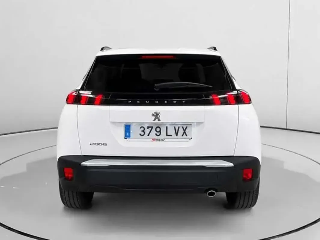 Usado Peugeot 2008 Allure 110 CV (80 kW) 2022 Blanco SUV