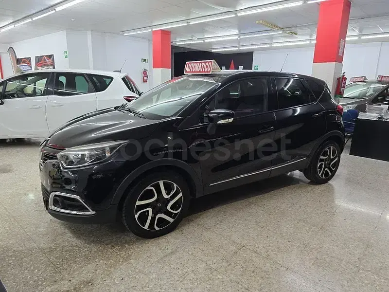Usado Renault Captur Zen 90 CV (66 kW) 2015 Negro SUV