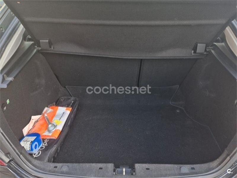 Negro Usado 2005 Mercedes C180 Sport Edition Berlina | 4900 € (Buen precio) - Imagen 1/4