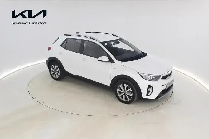 Usado Kia Stonic 100 CV (73 kW) 2025 Blanco SUV