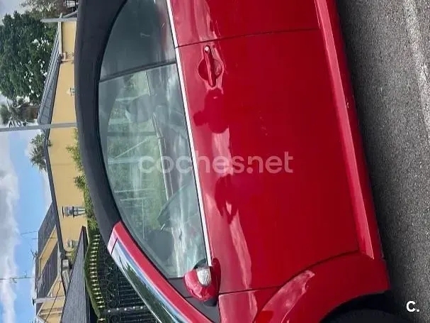 Usado VW New Beetle 105 CV (77 kW) 2007 Rojo Utilitario