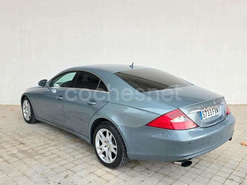 Usado Mercedes CLS320 224 CV (164 kW) 2007 Azul Berlina