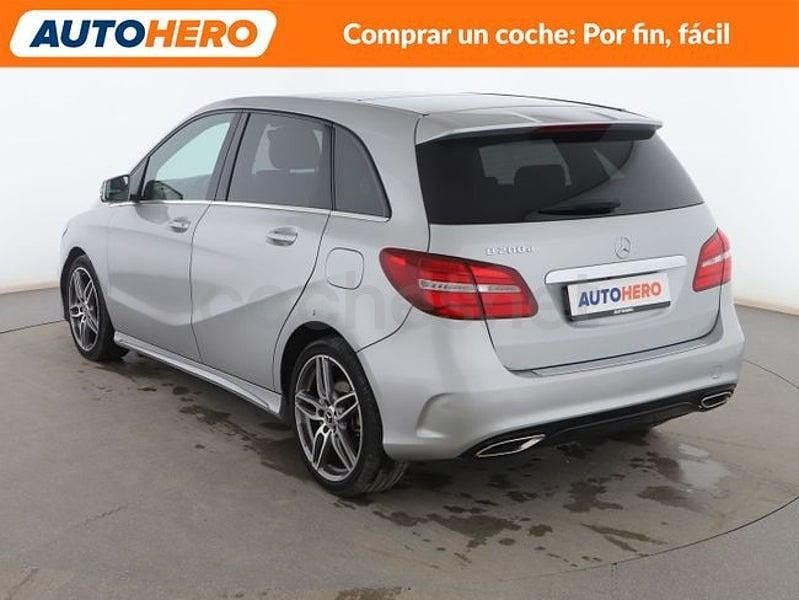 Usado Mercedes B200 AMG line 136 CV (100 kW) 2017 Gris / plata Monovolumen