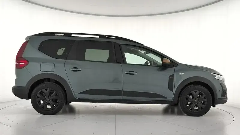 Nuevo Dacia Jogger Extreme 140 CV (102 kW) 2025 Verde Monovolumen