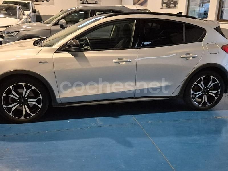 Usado Ford Focus Active 120 CV (88 kW) 2020 Gris / plata Berlina