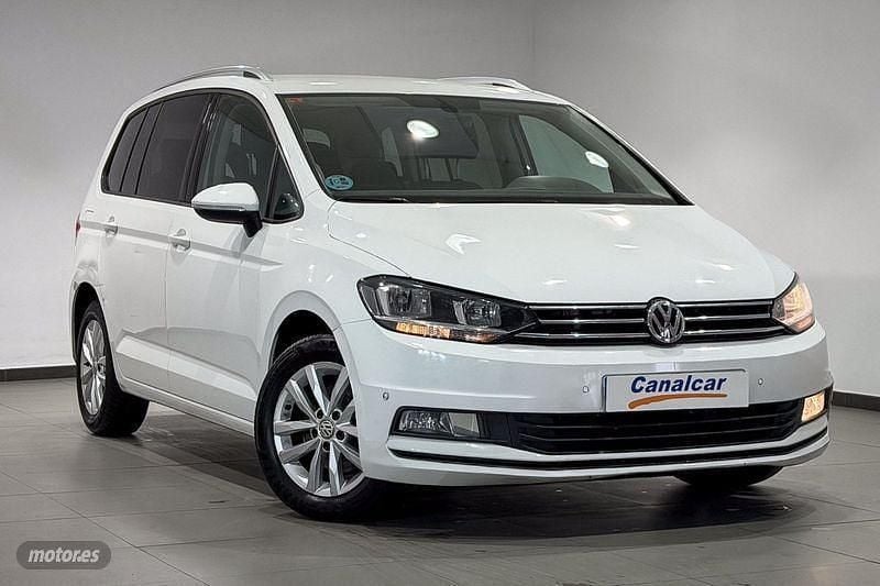 Usado VW Touran Advance 150 CV (110 kW) 2017 Blanco Monovolumen