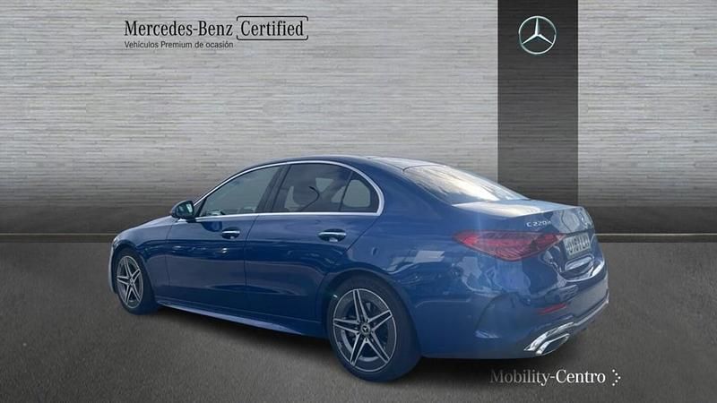 Usado Mercedes C220 AMG line 200 CV (147 kW) 2022 Spektral blue  metallic paint Berlina