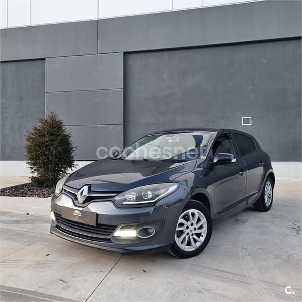 Usado Renault Mégane LIMITED 115 CV (84 kW) 2015 Gris / plata Berlina