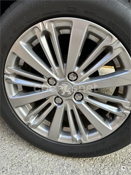 Usado Peugeot 208 Signature Sky 82 CV (60 kW) 2018 Gris / plata Utilitario